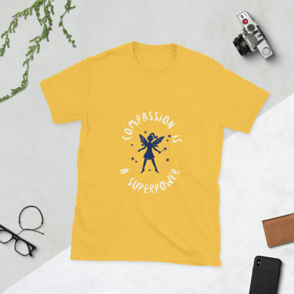 Camiseta Compassion is a Superpower – Compasión, mindfulness y transformación personal - Imagen 3
